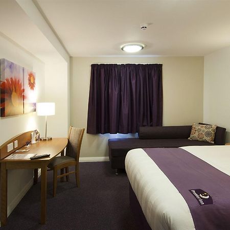 Premier Inn Бистер Экстерьер фото