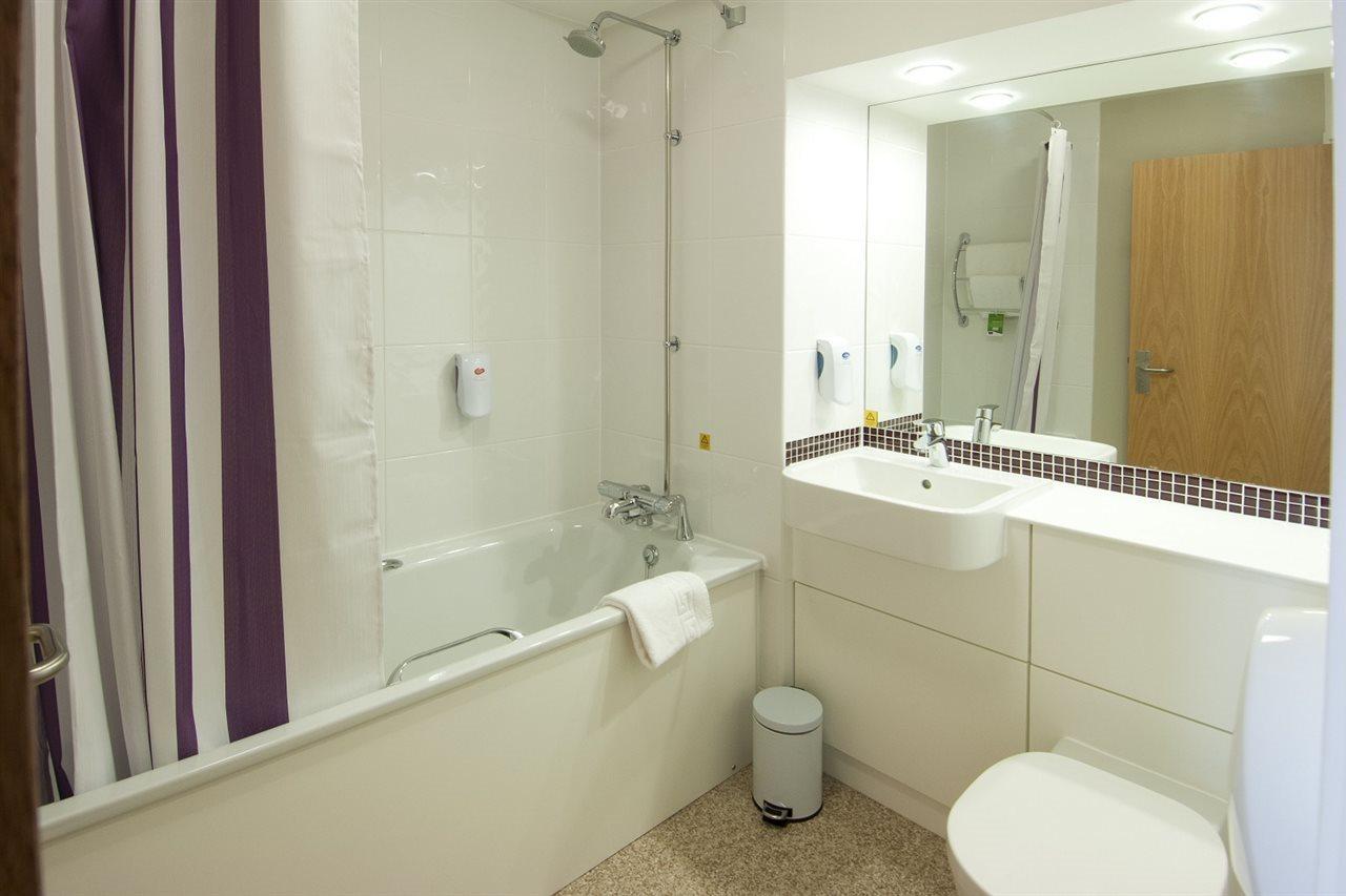 Premier Inn Бистер Экстерьер фото