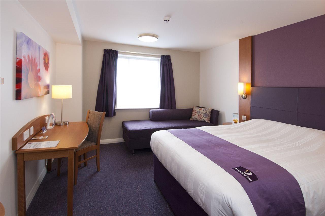 Premier Inn Бистер Экстерьер фото