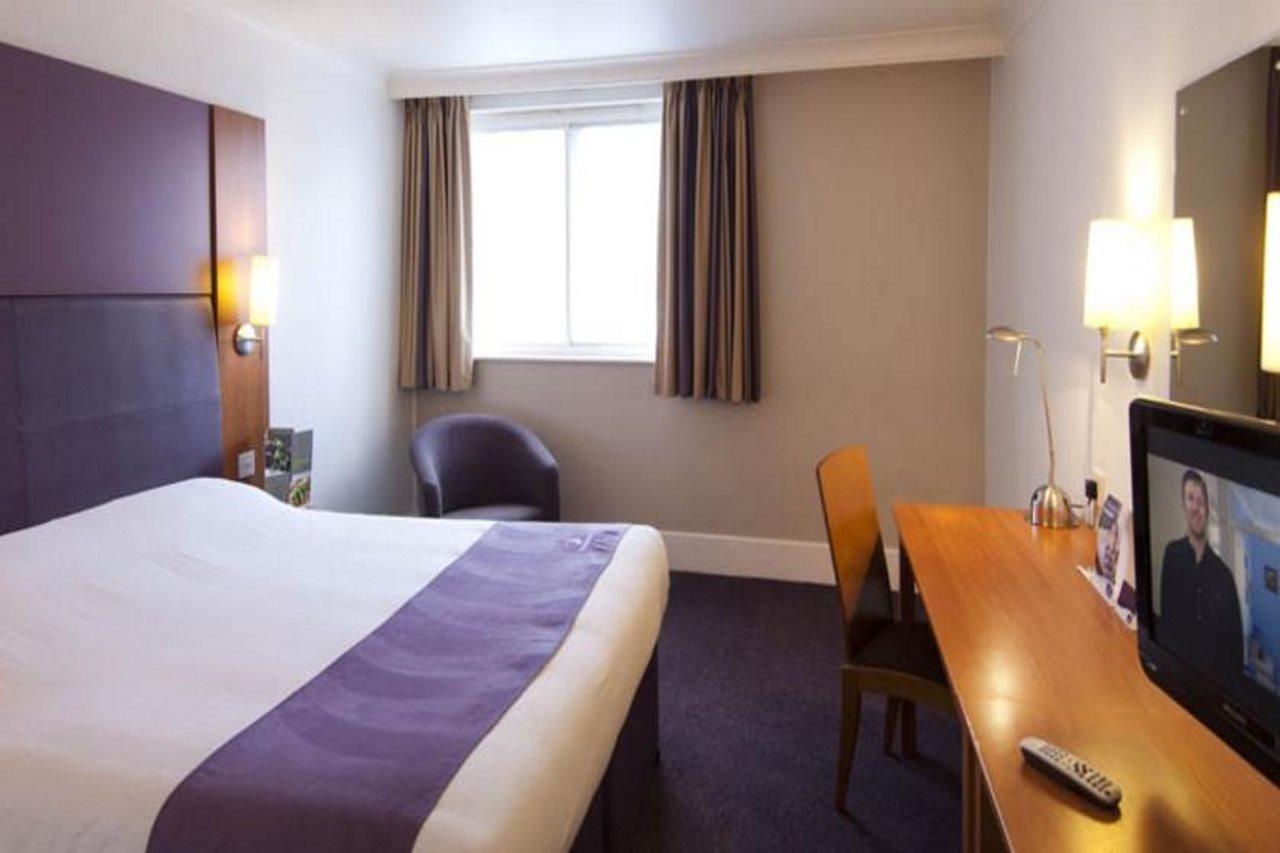 Premier Inn Бистер Экстерьер фото