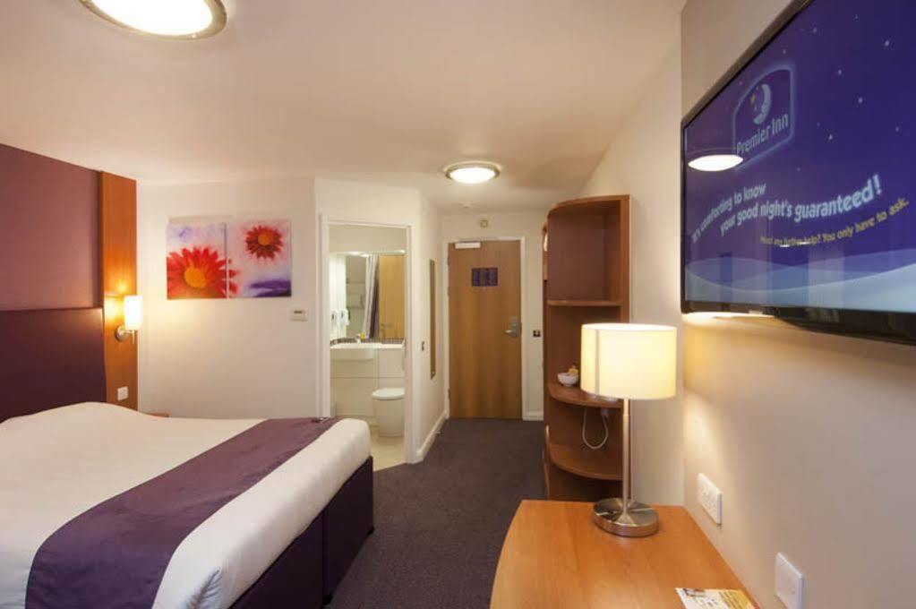 Premier Inn Бистер Экстерьер фото