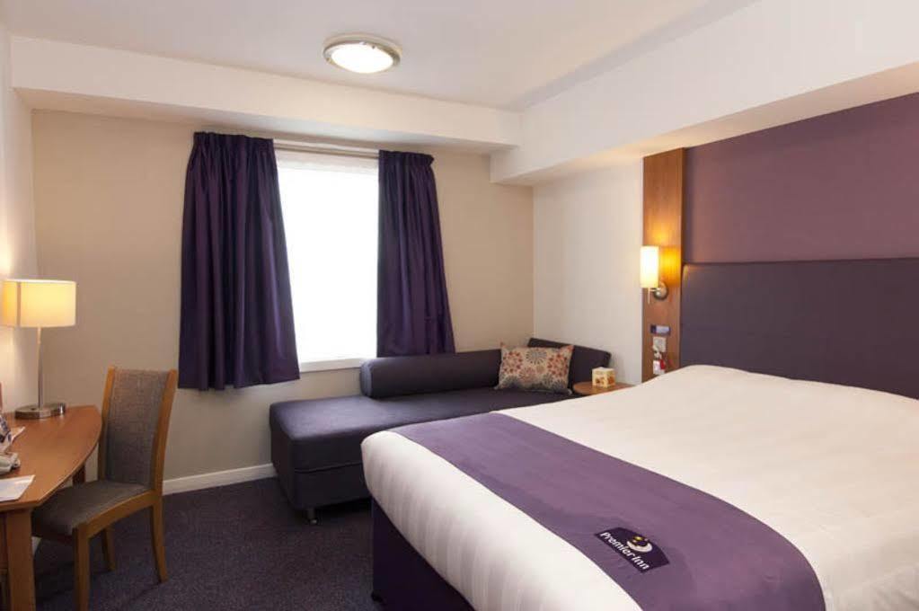 Premier Inn Бистер Экстерьер фото