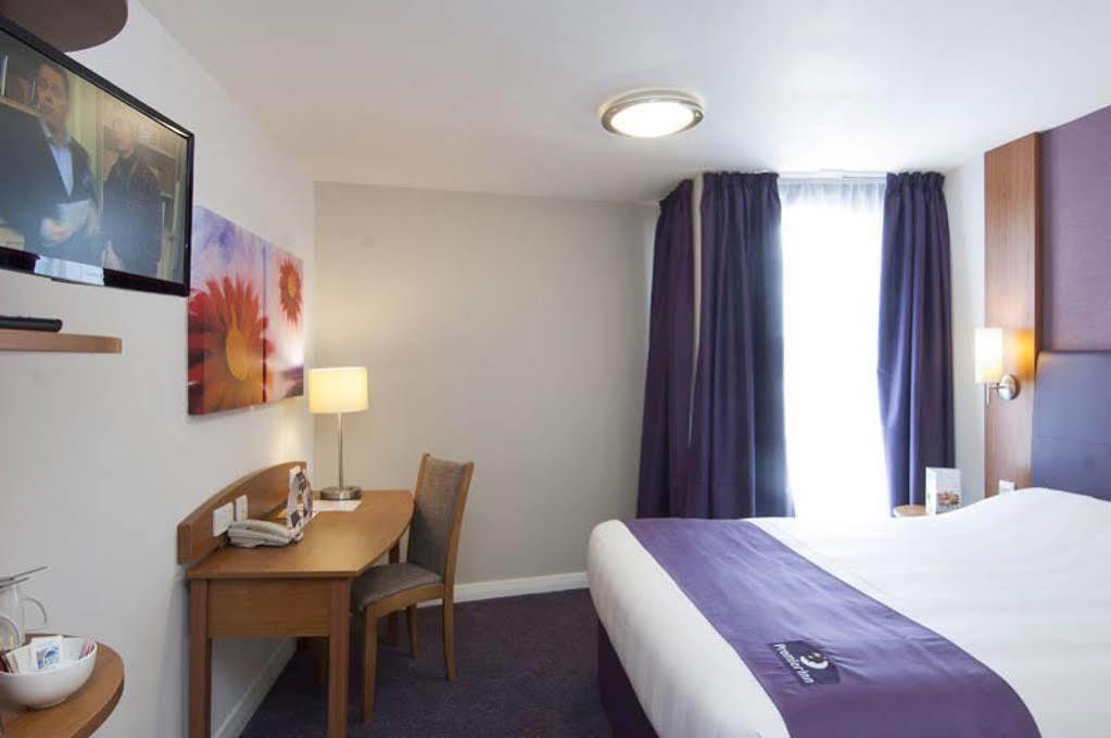 Premier Inn Бистер Экстерьер фото