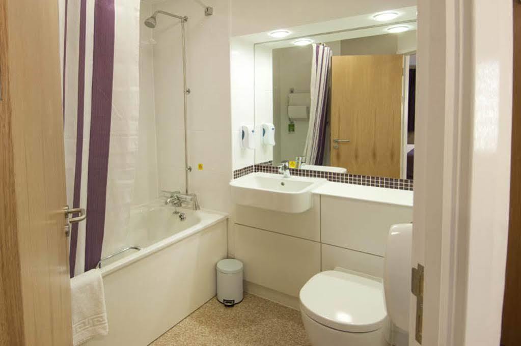 Premier Inn Бистер Экстерьер фото